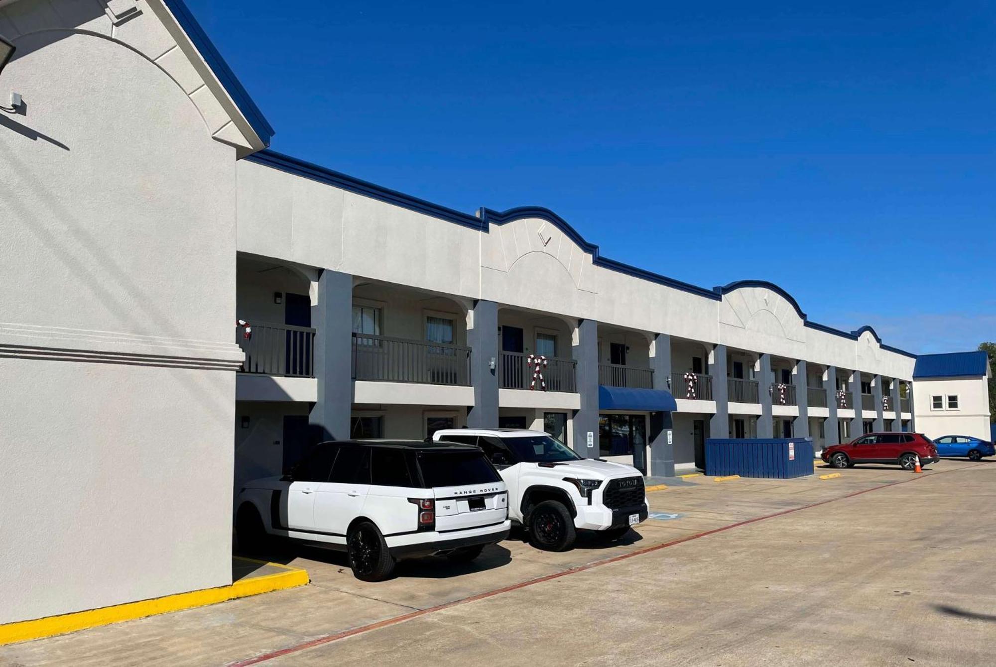 Days Inn By Wyndham Temple Exterior photo